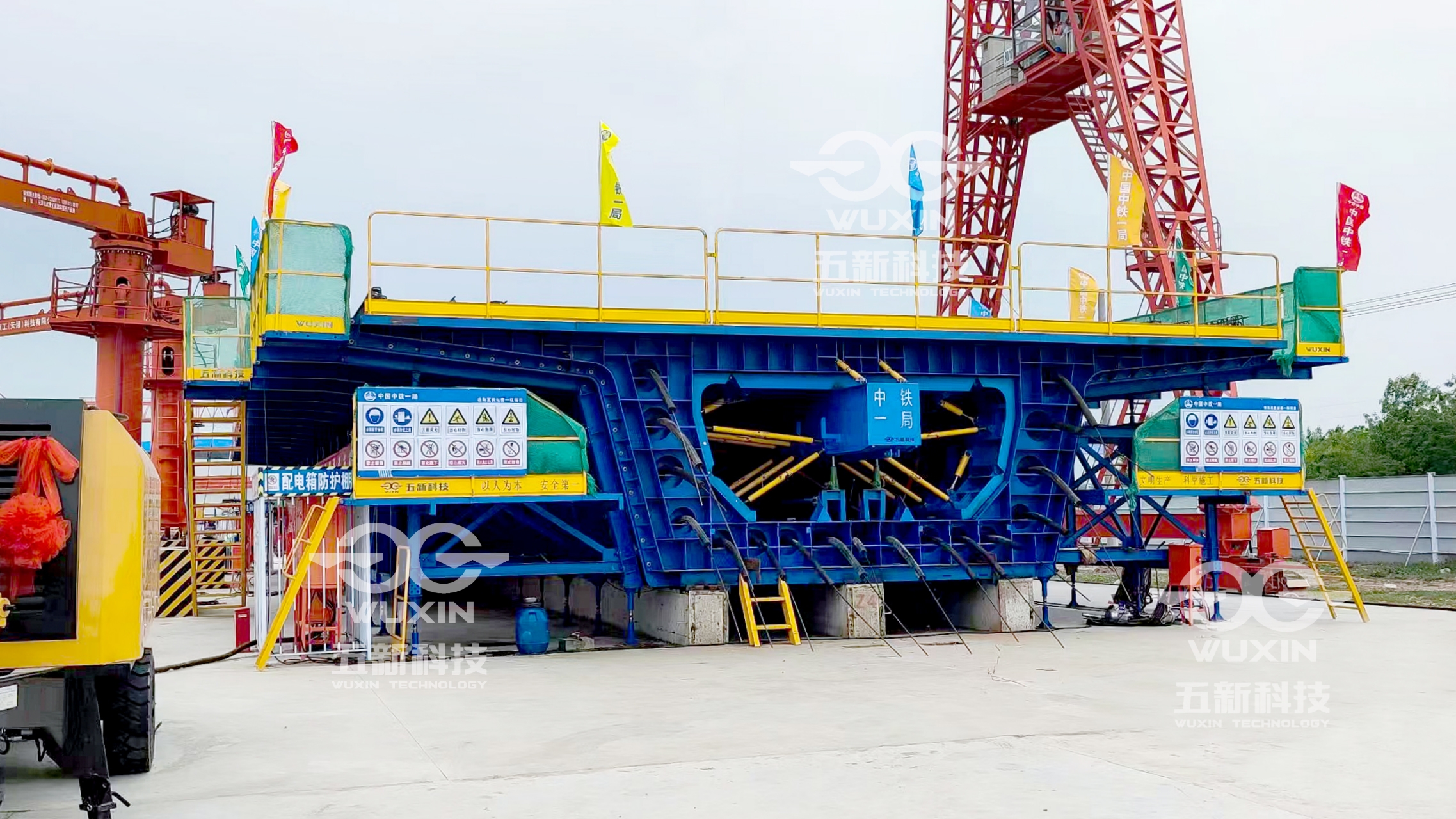 中鐵一局雄商站雄縣梁場首孔箱梁澆筑成功 (8)_副本.jpg